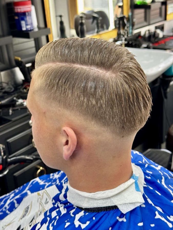 Seitenscheitel mit Fade