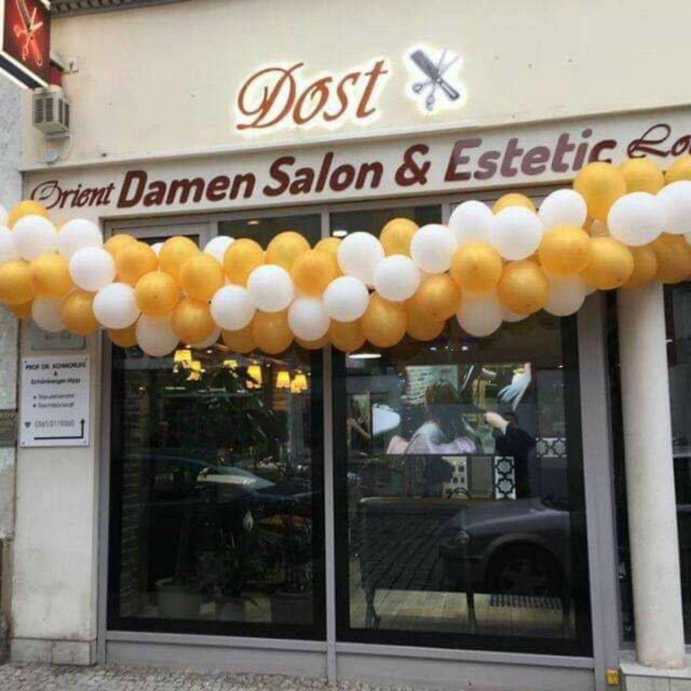Eingang des Orient Damensalon & Estetic Lounge in der Schmidtstedter Straße 4
